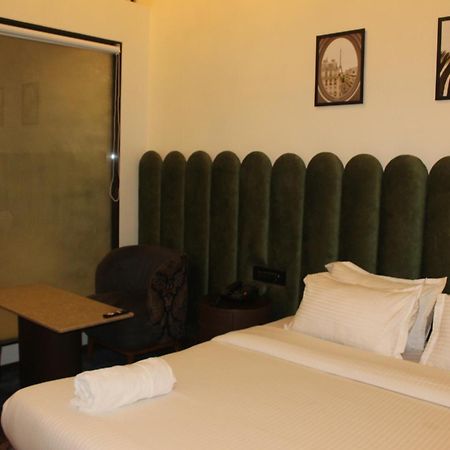 Gulf Hotel Mumbai- The Boutique Hotel Colaba 뭄바이 외부 사진