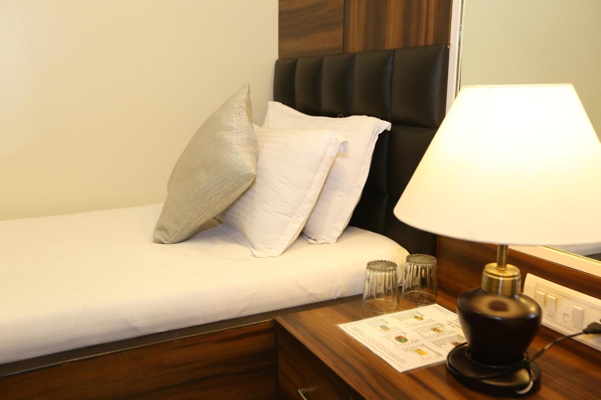 Gulf Hotel Mumbai- The Boutique Hotel Colaba 뭄바이 외부 사진