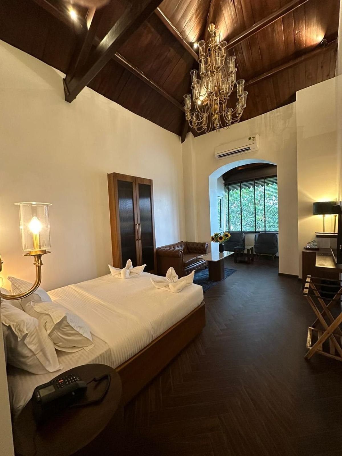 Gulf Hotel Mumbai- The Boutique Hotel Colaba 뭄바이 외부 사진
