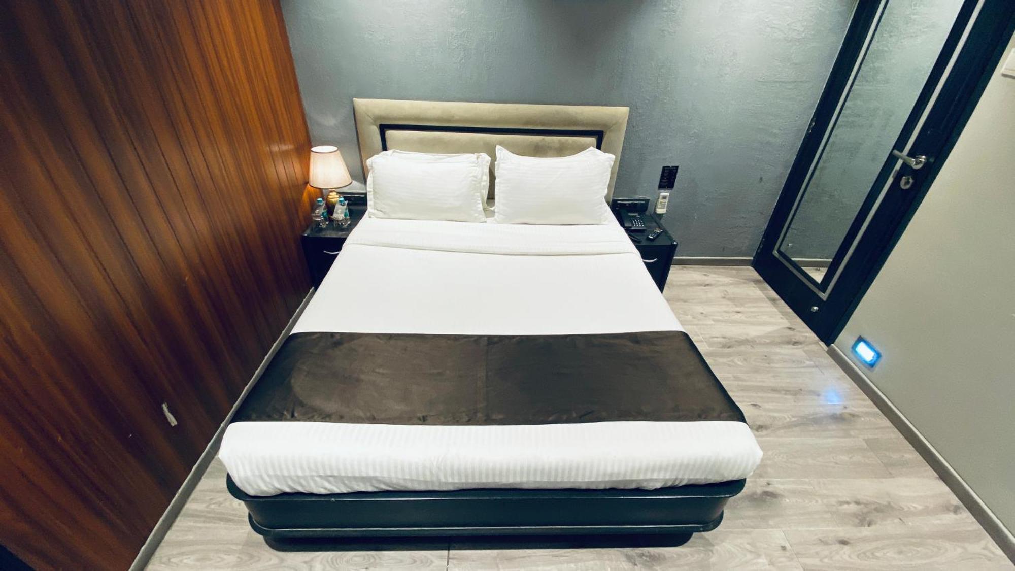 Gulf Hotel Mumbai- The Boutique Hotel Colaba 뭄바이 외부 사진