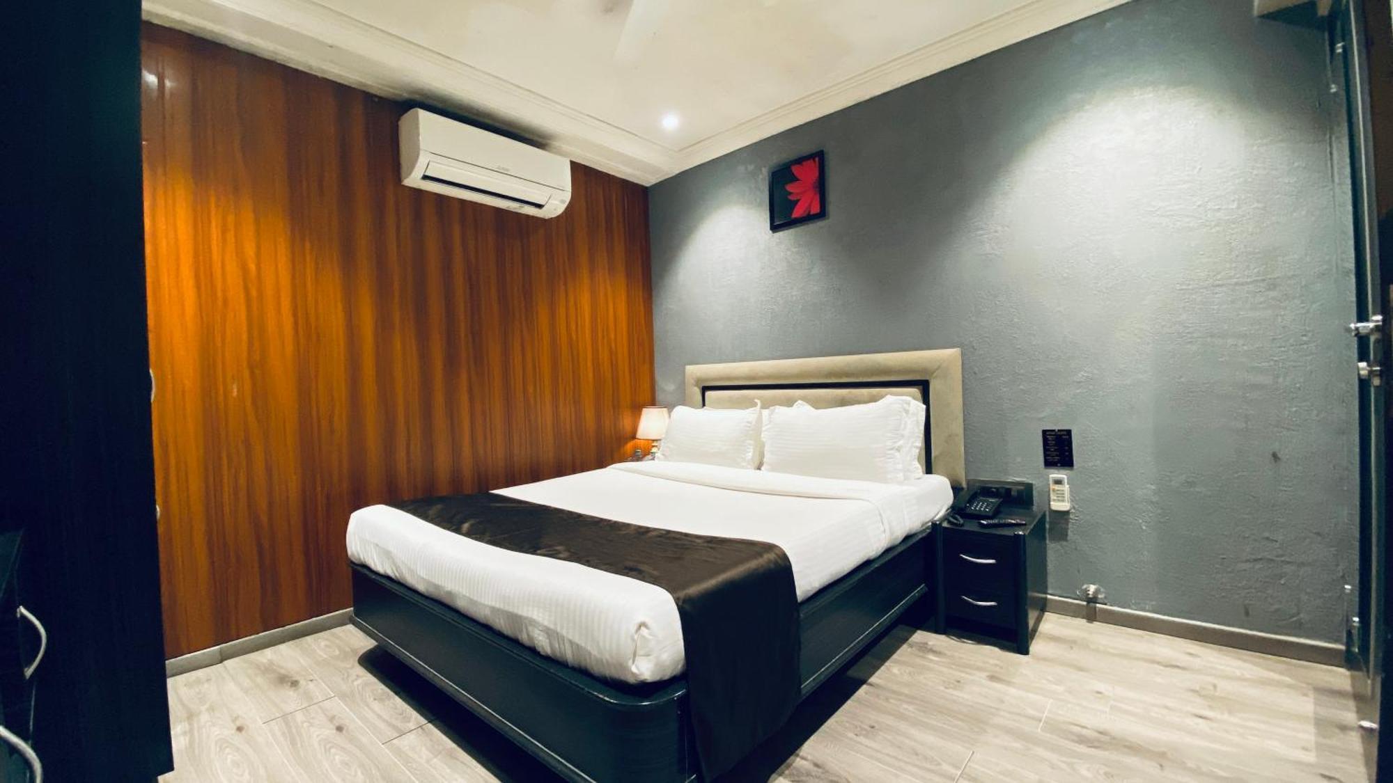 Gulf Hotel Mumbai- The Boutique Hotel Colaba 뭄바이 외부 사진